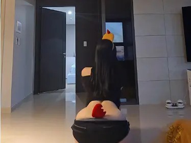 富有且慷慨的 臀部女大人系列 总共14个文件 (331.86MB)